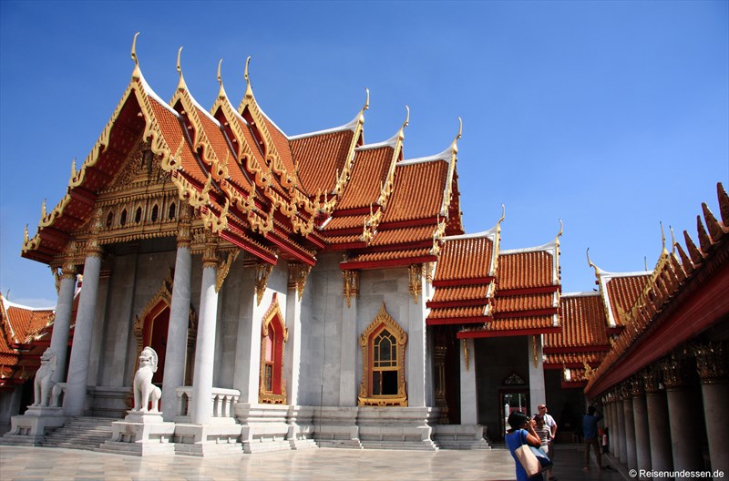 Read more about the article Wat Benchamabopith (Marmorpalast) und Wat Saket in Bangkok