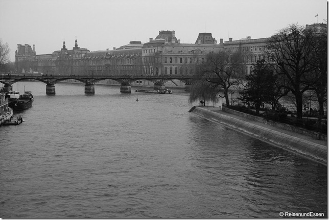 Grau in Grau entlang der Seine