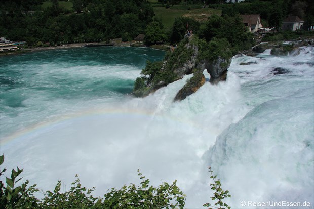 Schweiz - Rheinfall mit Regenbogen