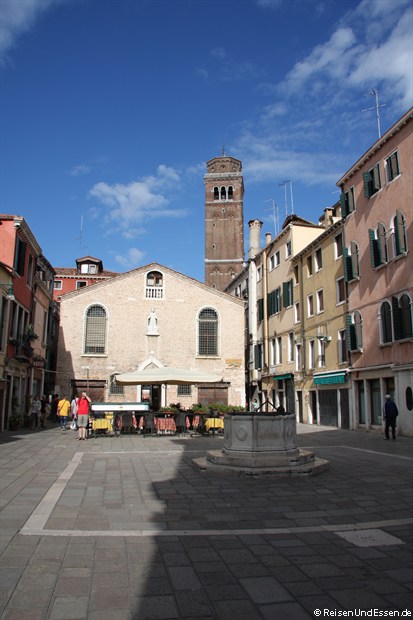 Einer der vielen Plätze in Venedig
