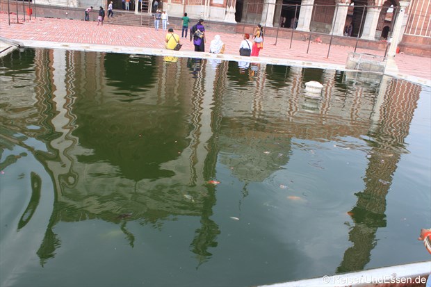 Wasserbecken in der Jama Masjid