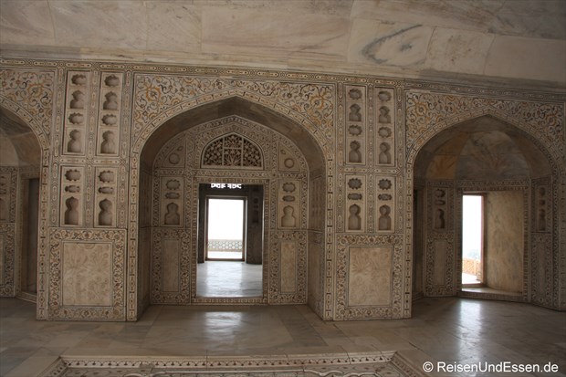 Im Innern vom Roten Fort in Agra