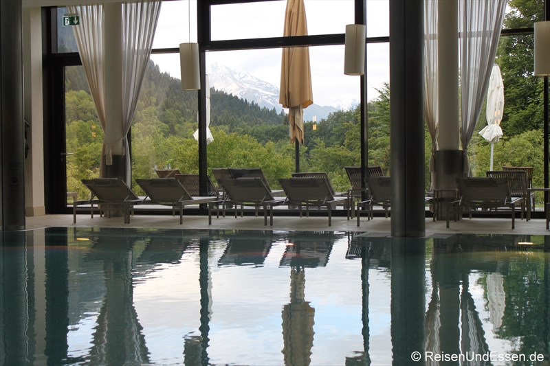 Innenpool im Mountain Spa im Intercontinantal Berchtesgaden Resort