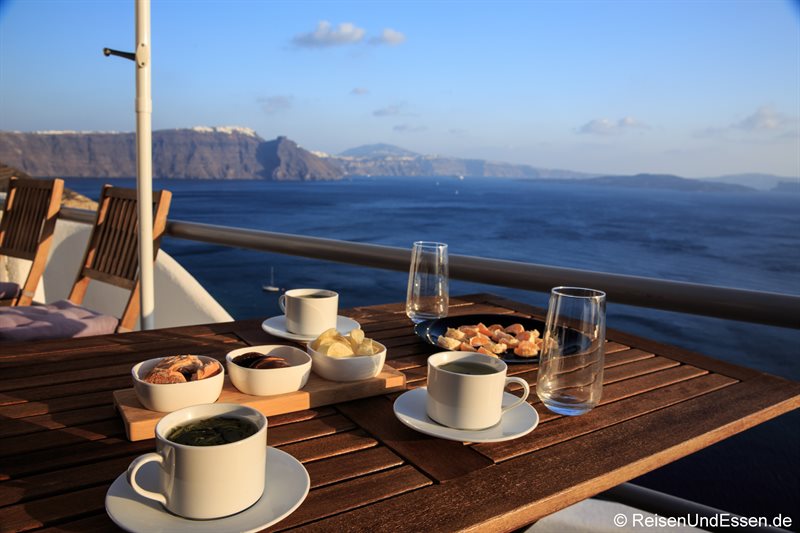 Read more about the article Höhlen-Villa mit Aussicht auf die Caldera in Oia auf Santorini