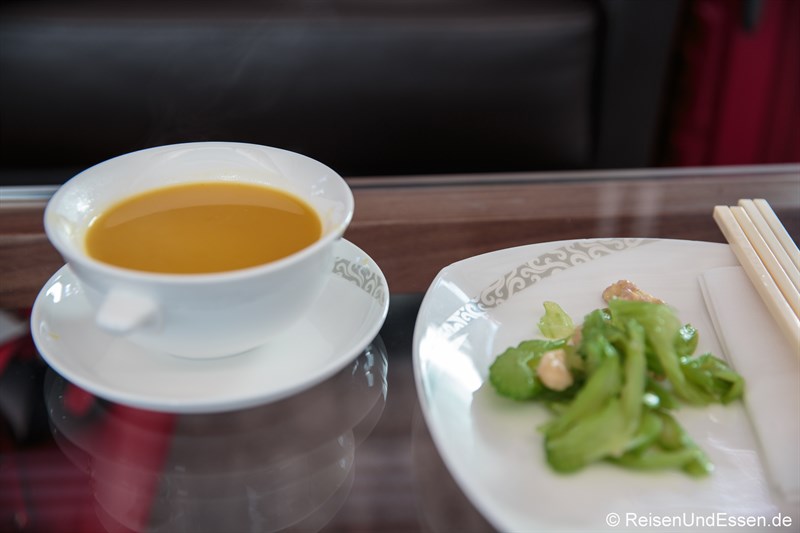 Suppe in der Air China Lounge