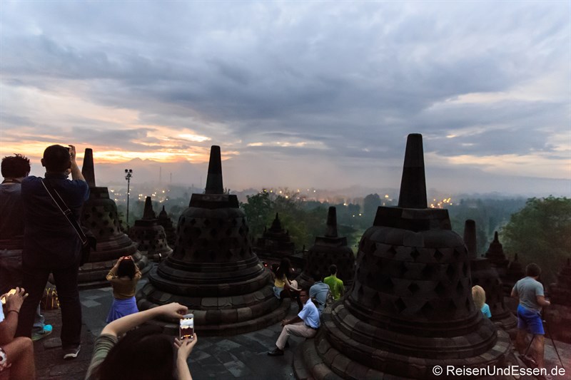 Borobudur zum Sonnenaufgang