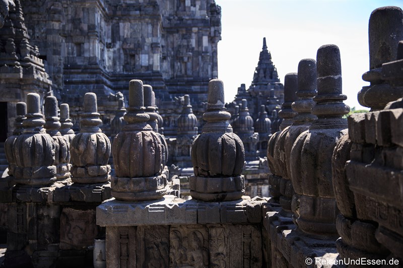 Mittlere Ebene der Tempel von Prambanan