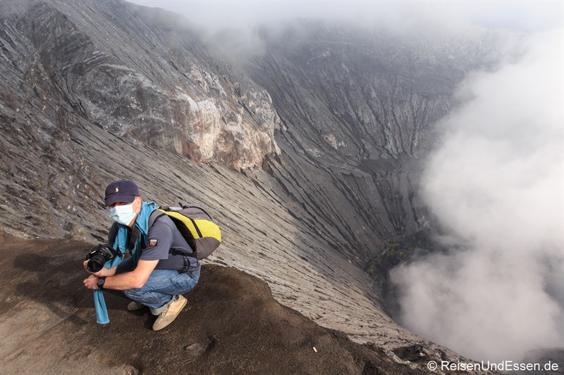 Am Rand des Kraters nach der Besteigung des Vulkan Bromo