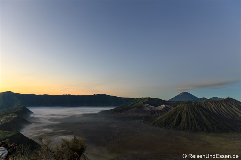 Sonnenaufgang am Vulkan Bromo um 05:15 Uhr