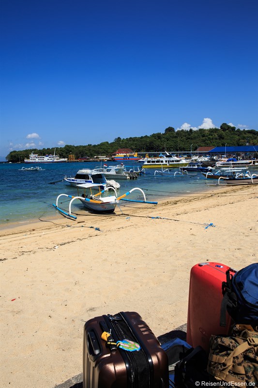 Tipps zu den Gili Inseln - Gepäck in Padang Bai