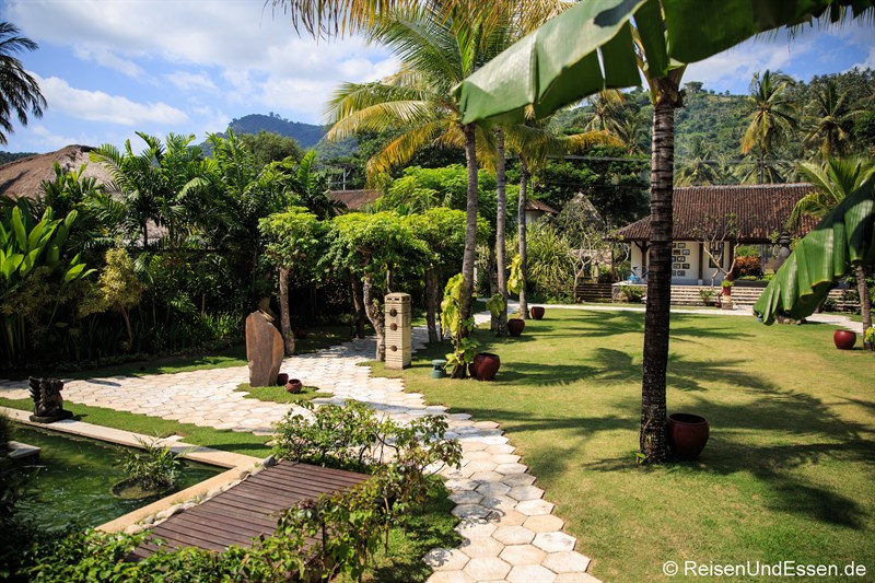Tropischer Garten im Sudamala Suites & Villas in Sengiggi