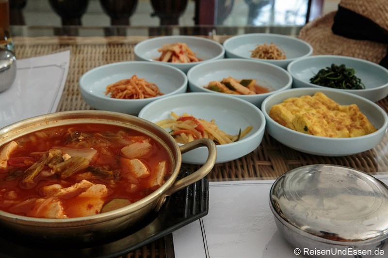 Kimchi im Koreanischen Restaurant Ye Jeon