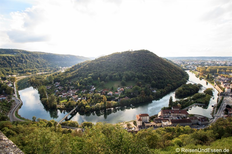 Blick auf den Fluss Doubs von der Zitadelle von Besancon