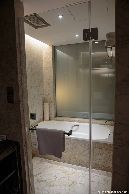 Badewanne im Luxus Zimmer