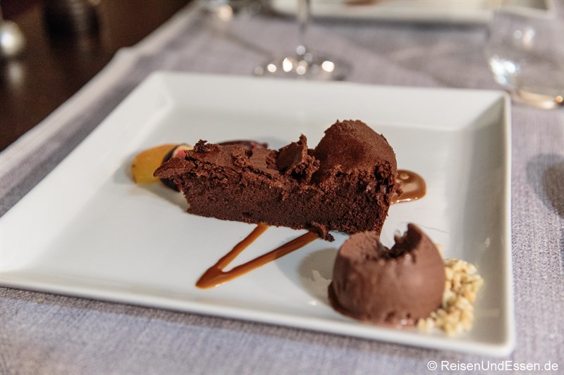 Dessert im Hotel de France in Ornans