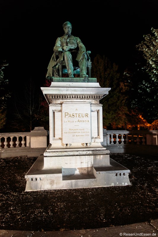 Statue von Louis Pasteur in Arbois