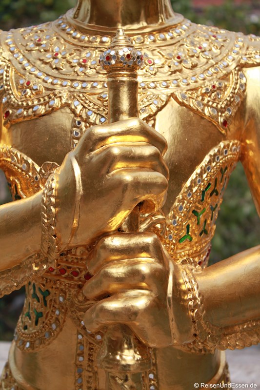 Details einer Figur im Wat Phra Kaeo