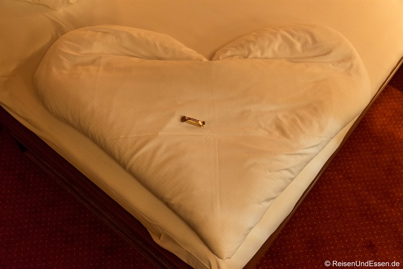 Bettdecke mit Herz im Doppelzimmer Royal
