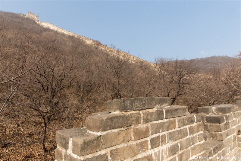 Steiler Anstieg der Chinesischen Mauer