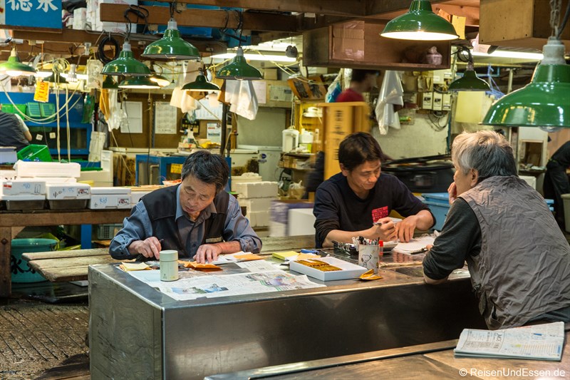 Abrechnung auf dem Tsukiji Tokio Fischmarkt