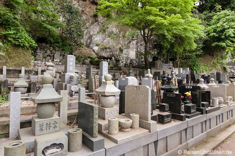Friedhof im Tempel Jochi-ji
