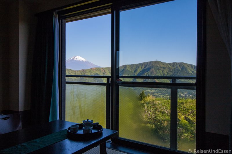 You are currently viewing Traditionelles japanisches Zimmer mit Aussicht auf Fuji in Japan