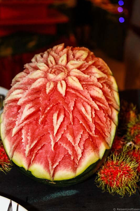 Wassermelone und Rambutan beim Weihnachtsdinner im Orchidacea Resort auf Phuket