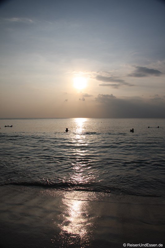 Sonnenuntergang am Kata Noi Beach auf Phuket
