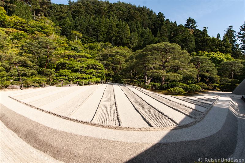 Muster mit Sand im Ginkaku-ji
