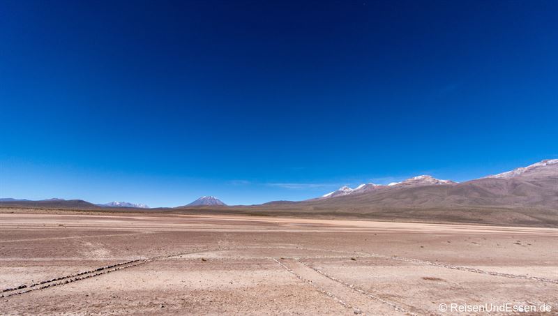 Blick auf dem Altiplano mit Vulkan Misti