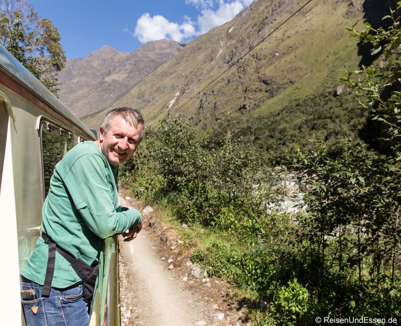Auf dem Balkon beim Salonwagen von Inca Rail