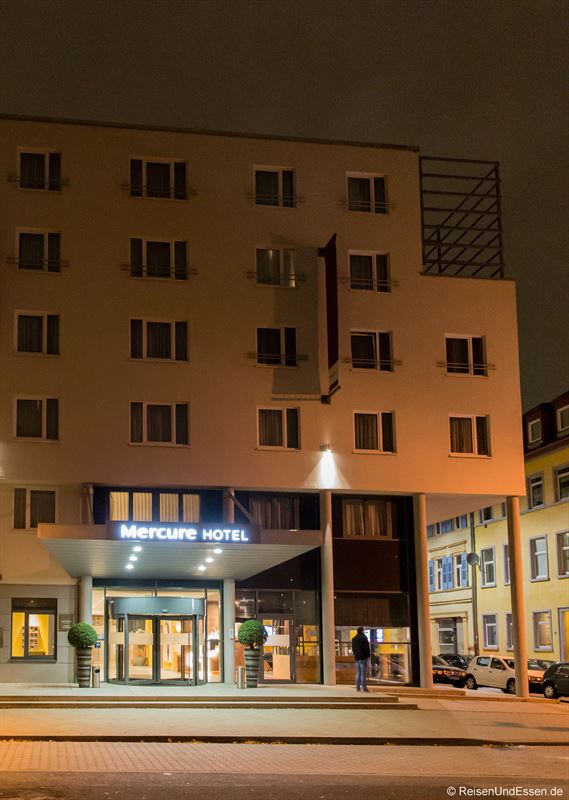 Mercure Hotel Mannheim am Rathaus bei Nacht