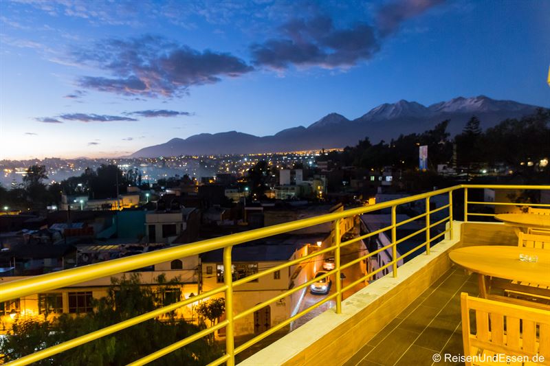 Blick von der Dachterrasse des Hotels Fundador in Arequipa