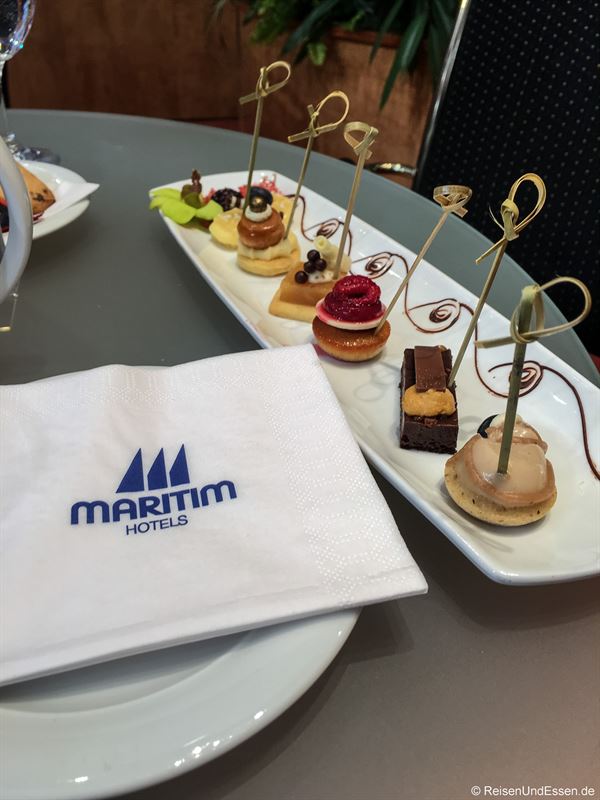 Süße Versuchungen am Stand von Maritim Hotels auf der ITB