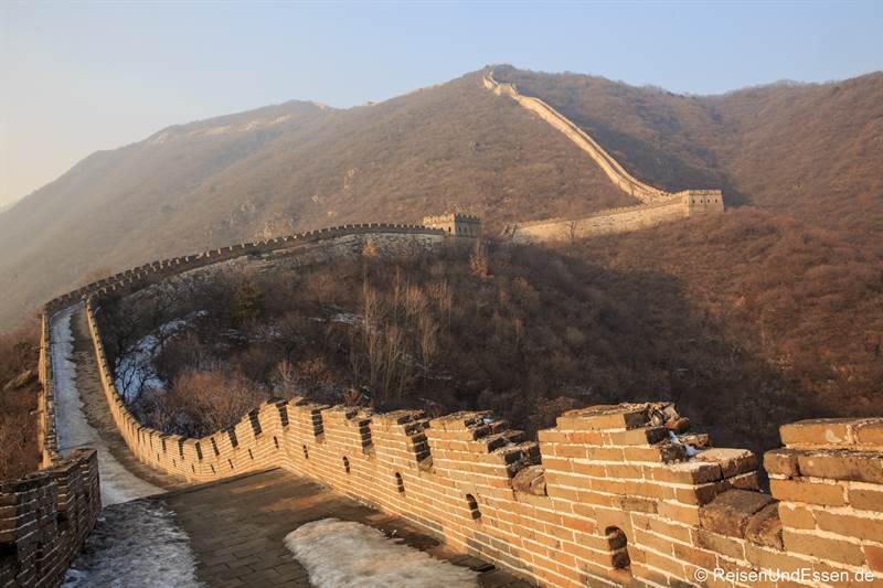 Chinesische Mauer in Mutianyu im Winter