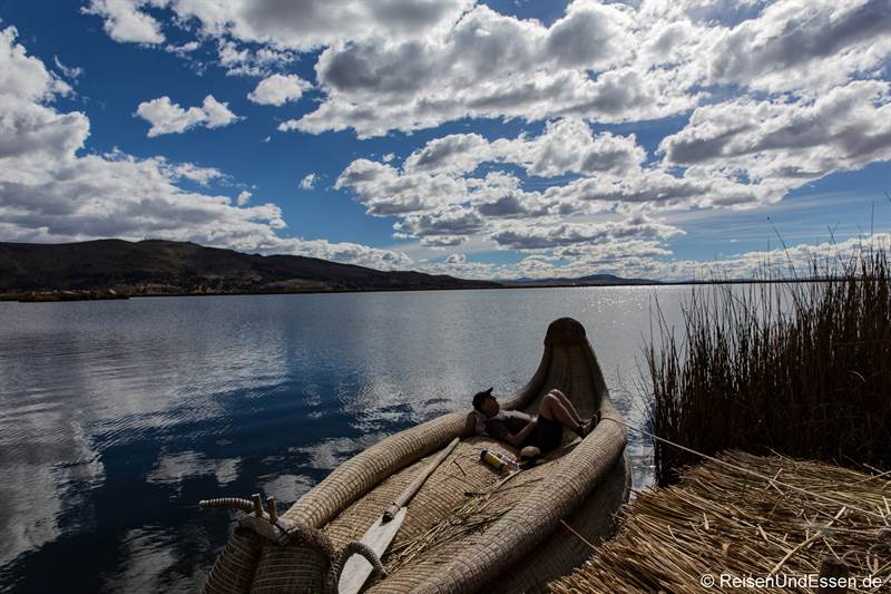 Read more about the article Übernachtung auf den schwimmenden Inseln der Uros im Titicacasee