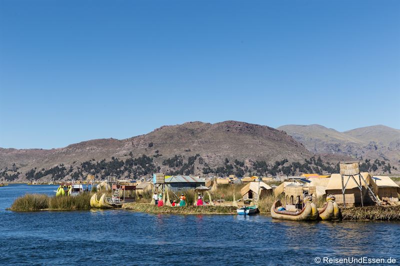 Schwimmende Inseln der Uros im Titicacasee