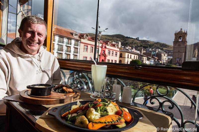 Essen im Mojia Restaurant in Puno am Titicacasee
