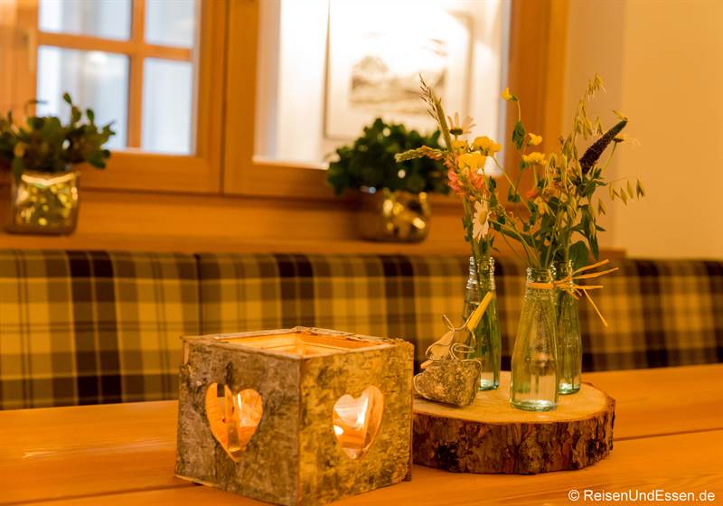 Tischdekoration im Restaurant im Hotel Marten in Hinterglemm