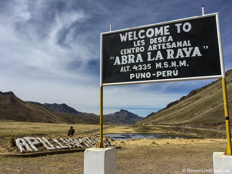Passhöhe Abra La Raya auf der Strecke Puno - Cusco