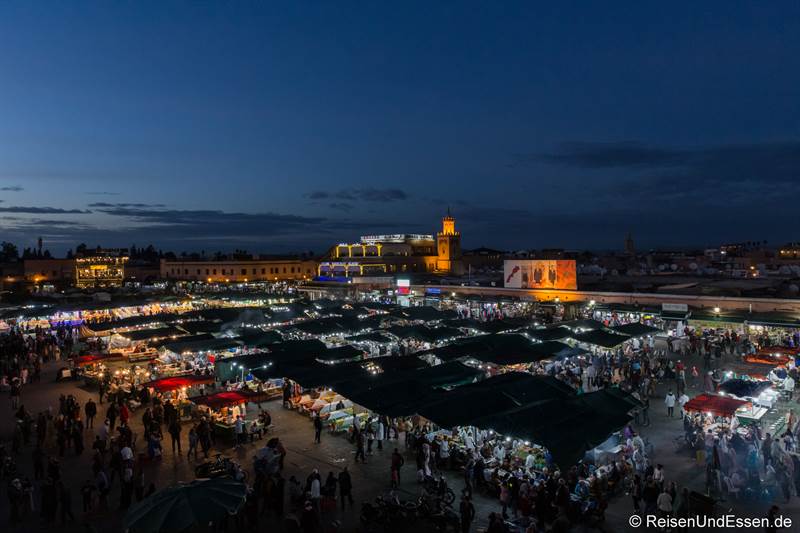 Djemaa el Fna in Marrakesch bei Nacht - Sehenswürdigkeiten in Marrakesch