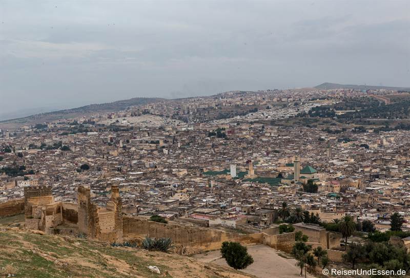 Blick vom Borj Nord auf die Medina von Fes