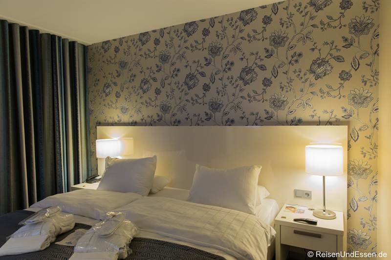 Schlafzimmer in der Suite im Maritim Hotel Bonn