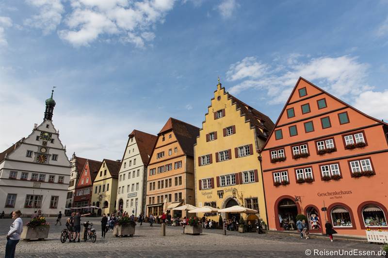 Marktplatz und Ratstrinkstube - Sehenswürdigkeiten in Rothenburg