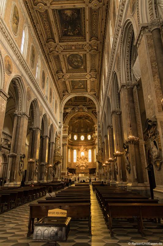 Im Duomo - Sehenswürdigkeiten in Neapel