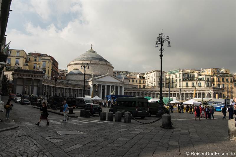 Piazza del Plebiscito in Neapel
