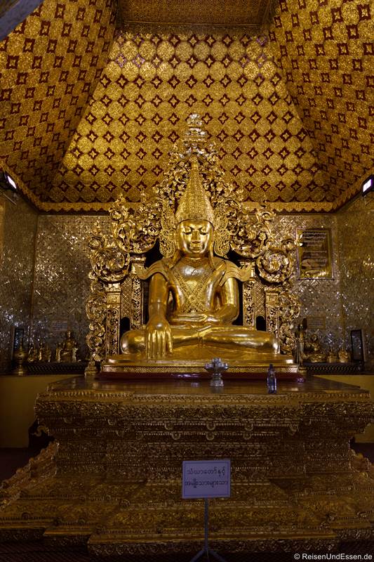 Buddha in der Sandamuni-Pagode in Mandalay