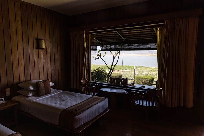 Bungalow mit Flussblick im Bagan Thande Hotel