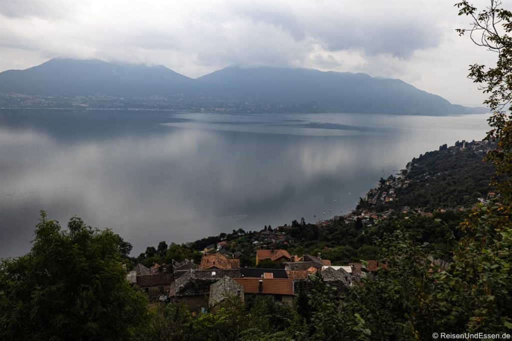 Blick auf Donego und den Lago Maggiore