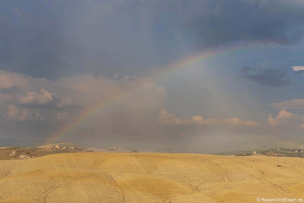 Regenbogen in der Crete Senesi